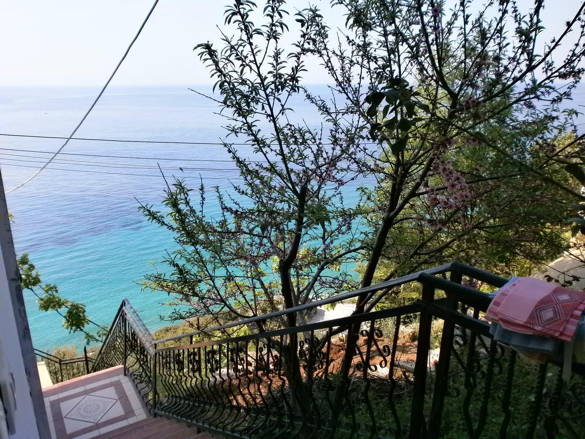 Odhisea Restaurant Qeparo