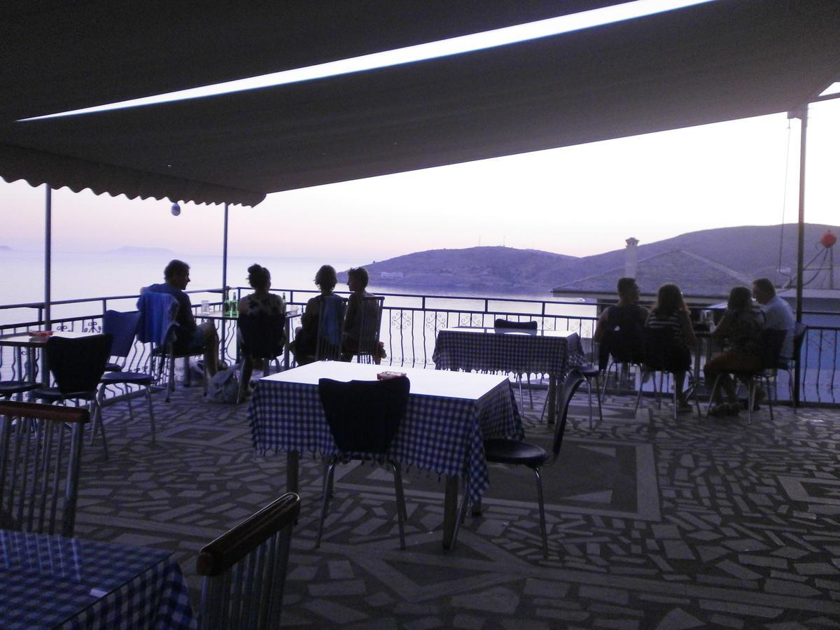 Odhisea Restaurant Apartment Qeparo