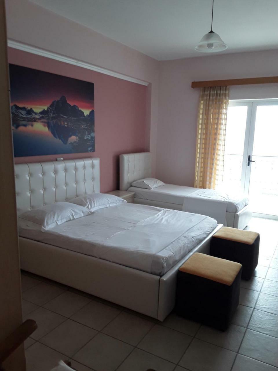 Apartment Odhisea Restaurant Qeparo