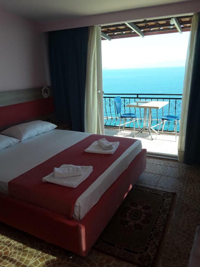 Apartment Odhisea Restaurant Qeparo